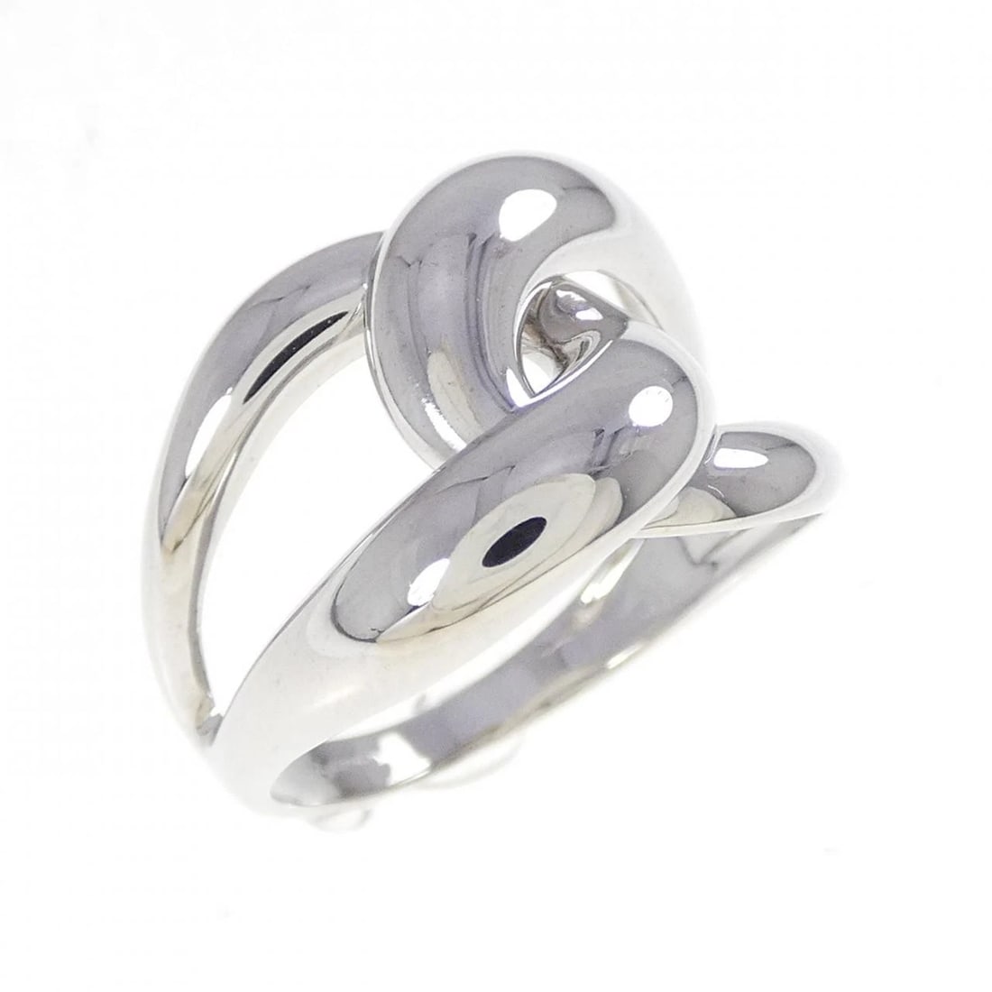 750WG RING: 750WG Ring Brand: Unbranded Type: Ring Material: 750 white gold, Color: Silver Size: US 6 1/2 Accessories: None Accessories Notice: When purchasing pre-owned goods, please refer to the photos of the