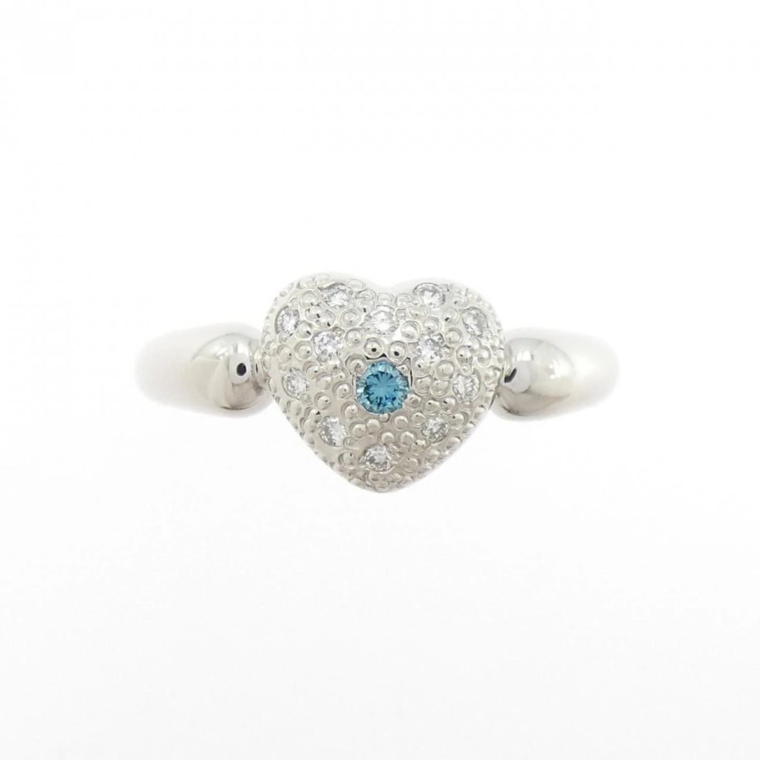 PT900 HEART DIAMOND RING: PT900 Heart Diamond Ring Brand: Unbranded Type: Diamond Ring Material: Platinum900, Main Stone/Creation Natural Color: Silver Size: US 6 Accessories: None Accessories Notice: When purchasing