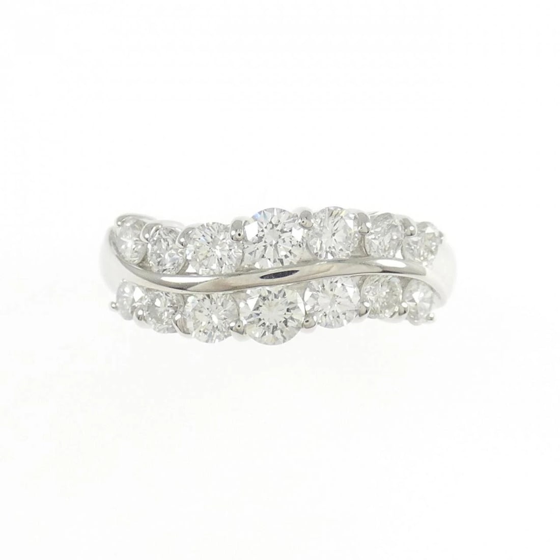 PT900 DIAMOND RING: PT900 Diamond Ring Brand: Unbranded Type: Diamond Ring Material: Platinum900, Color: Silver Size: US 5 3/4 Accessories: None Accessories Notice: When purchasing pre-owned goods, please refer to the