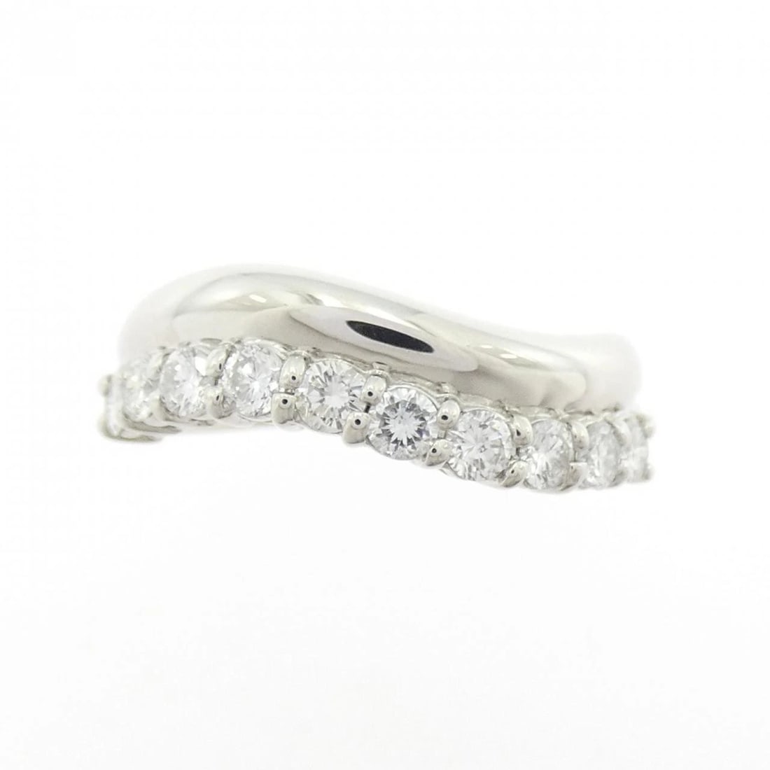 PT900 DIAMOND RING: PT900 Diamond Ring Brand: Unbranded Type: Diamond Ring Material: Platinum900, Color: Silver Size: US 6 1/4 Accessories: None Accessories Notice: When purchasing pre-owned goods, please refer to the