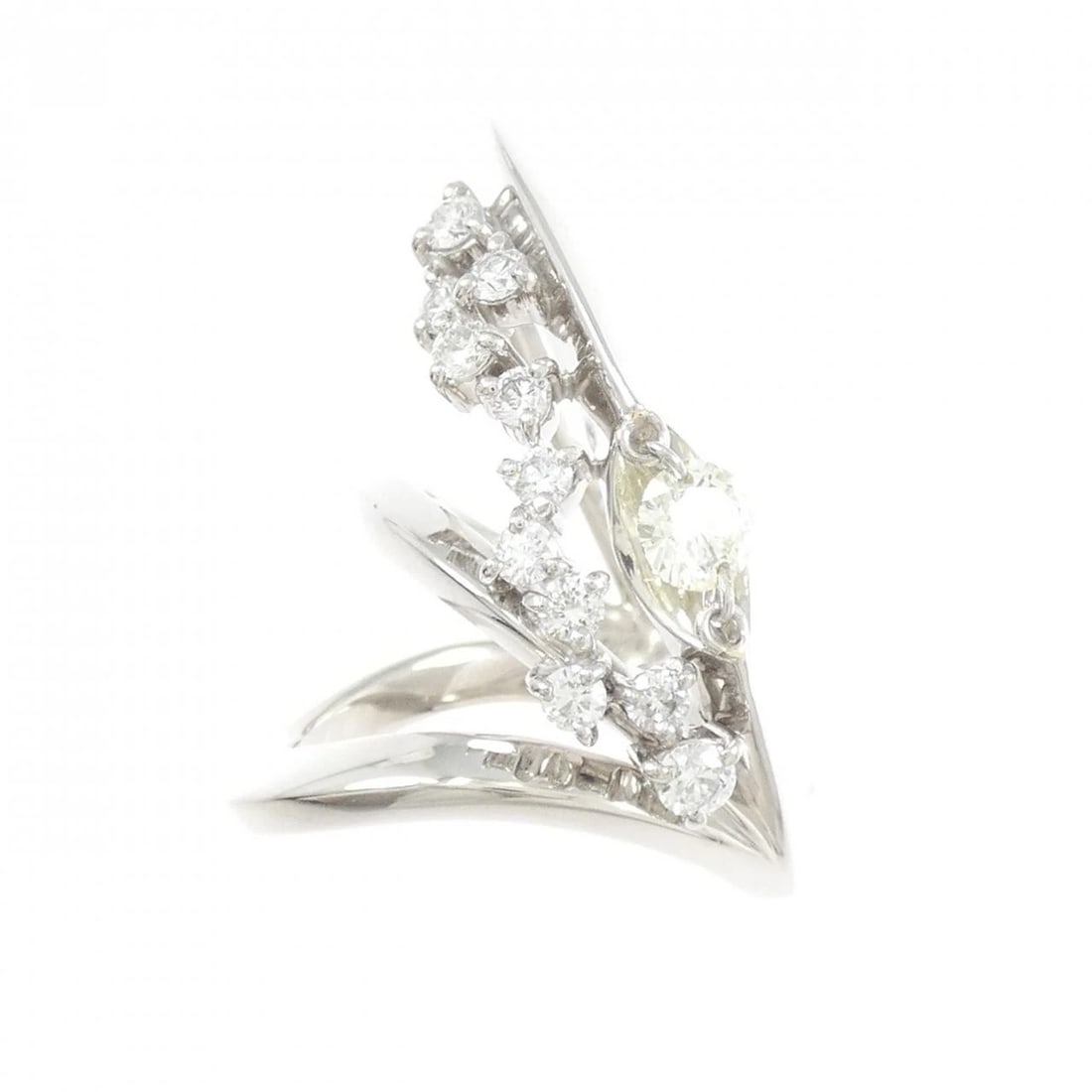PT900 DIAMOND RING: PT900 Diamond Ring Brand: Unbranded Type: Diamond Ring Material: PT900, Main Stone/Creation Natural Color: Silver Size: US 4 Accessories: None Accessories Notice: When purchasing pre-owned
