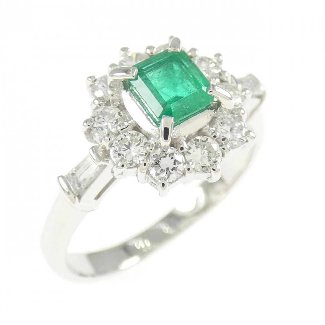 PT900 EMERALD RING: PT900 Emerald Ring Brand: Unbranded Type: Emerald Ring Material: PT900, Main Stone/Creation Emerald Secondary Stone Diamond Color: Silver Size: US 5 3/4 Accessories: None Accessories Notice: When