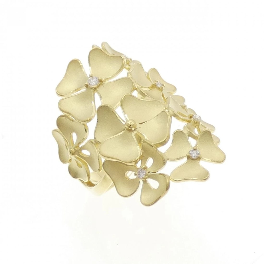 K18YG FLOWER DIAMOND RING: K18YG Flower Diamond Ring Brand: Unbranded Type: Diamond Ring Material: K18YG, Main Stone/Creation Natural Color: Yellow Gold Size: US 7 3/4 Accessories: None Accessories Notice: When purchasing