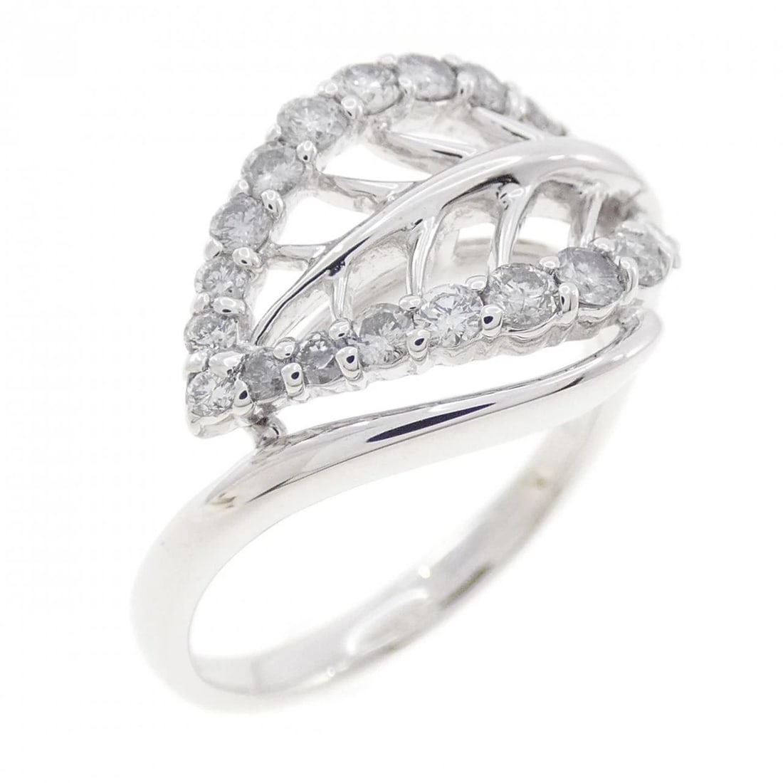 K18WG LEAF DIAMOND RING: K18WG Leaf Diamond Ring Brand: Unbranded Type: Diamond Ring Material: K18WG, Main Stone/Creation Natural Color: White Gold Size: US 6 1/4 Accessories: None Accessories Notice: When purchasing