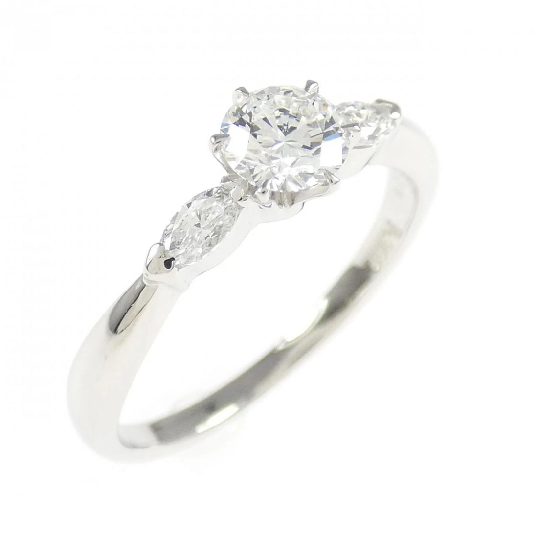 PT900 DIAMOND RING: PT900 Diamond Ring Brand: Unbranded Type: Ring Material: PT900, Main Stone/Creation Natural Color: Silver Size: US 5 1/4 Accessories: None Accessories Notice: When purchasing pre-owned goods, please