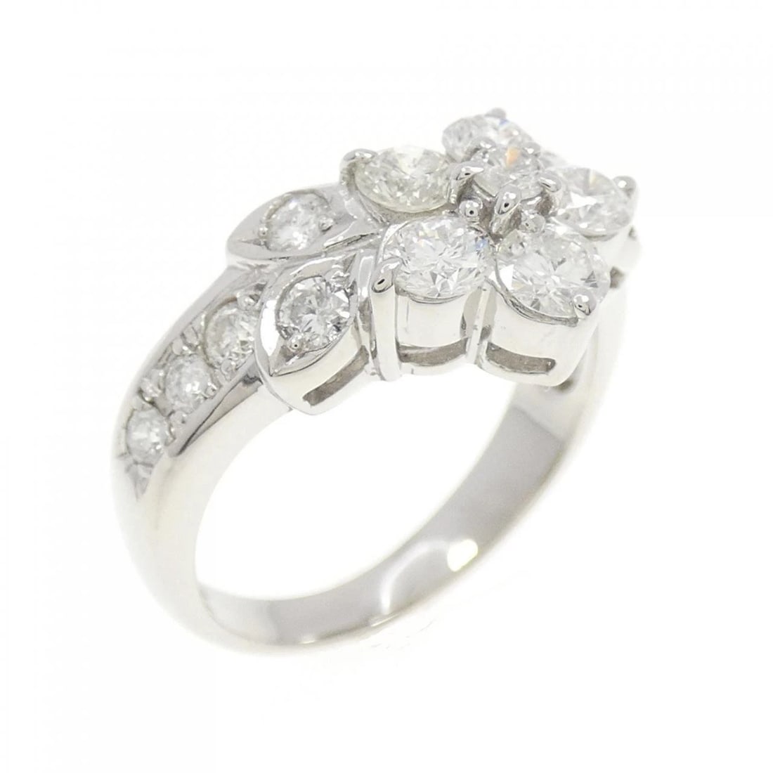 PT900 FLOWER DIAMOND RING: PT900 Flower Diamond Ring Brand: Unbranded Type: Diamond ring Material: PT900, Main Stone/Creation Natural Color: Silver Size: US 5 1/2 Accessories: None Accessories Notice: When purchasing pre-owned