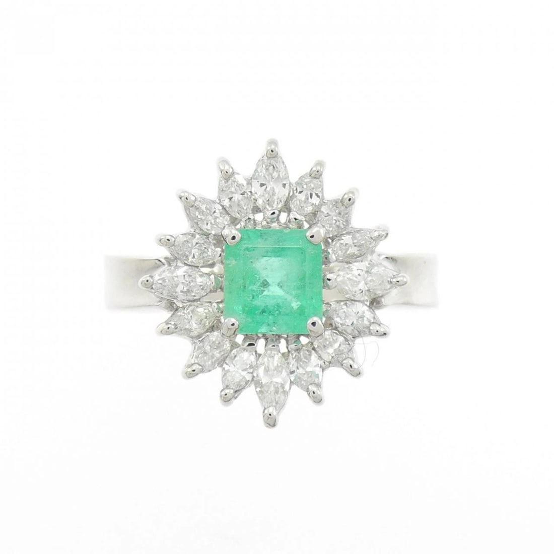 PT900 EMERALD RING: PT900 Emerald Ring Brand: Unbranded Type: Emerald Ring Material: PT900, Main Stone/Creation Emerald Secondary Stone Diamond Color: Silver Size: US 6 Accessories: None Accessories Notice: When