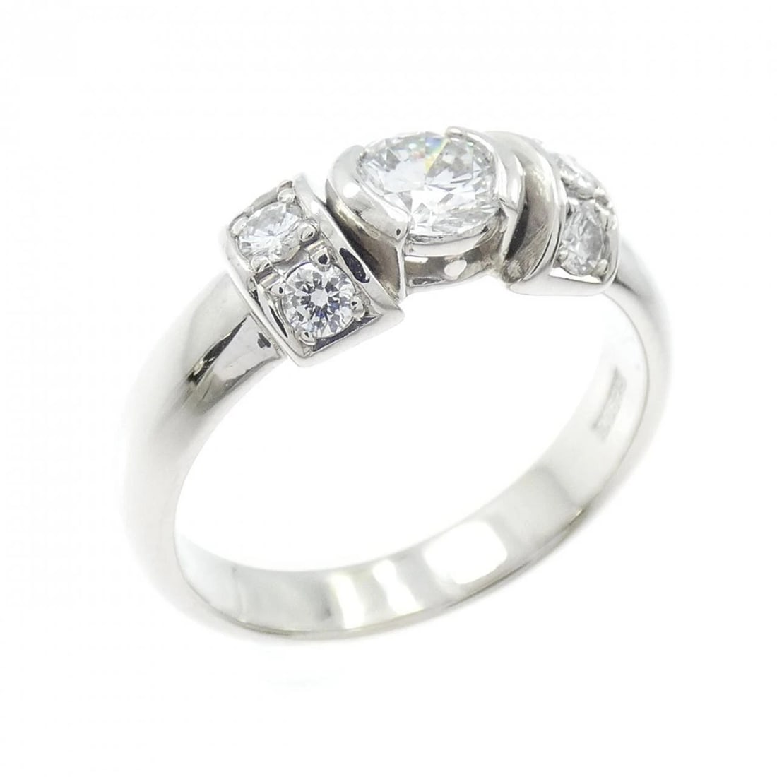 PT900 DIAMOND RING: PT900 Diamond Ring Brand: Unbranded Type: Diamond Ring Material: PT900, Main Stone/Creation Natural Color: Silver Size: US 4 1/2 Accessories: None Accessories Notice: When purchasing pre-owned goods,