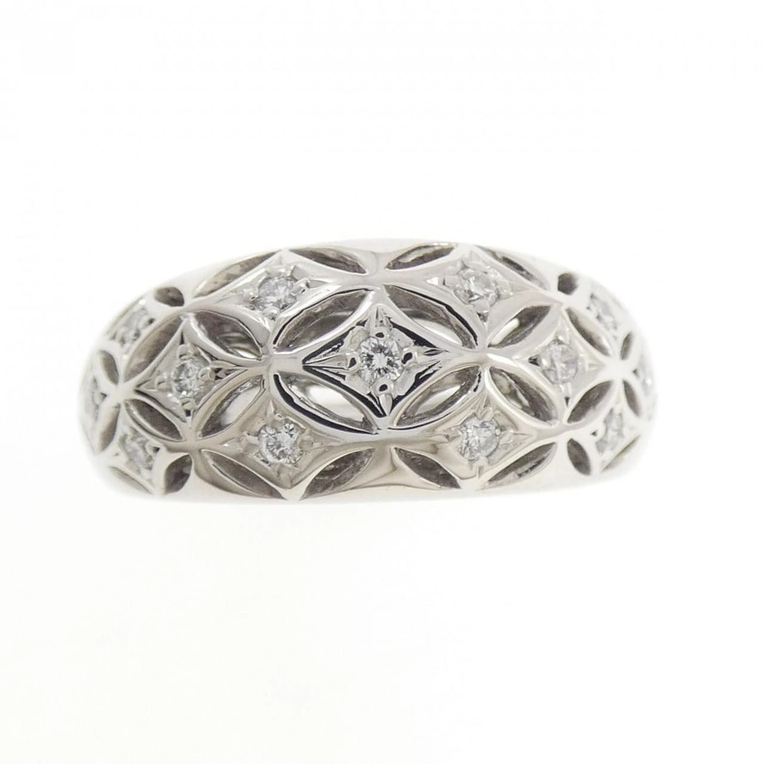 K18WG DIAMOND RING: K18WG Diamond Ring Brand: Unbranded Type: Diamond Ring Material: K18WG, Main Stone/Creation Natural Color: White Gold Size: US 6 1/4 Accessories: None Accessories Notice: When purchasing p