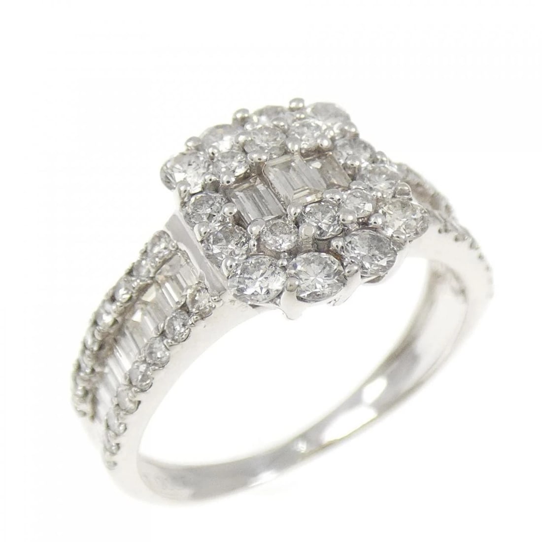 K18WG DIAMOND RING: K18WG Diamond Ring Brand: Unbranded Type: Diamond Ring Material: 18k White Gold, Main Stone/Creation Natural Color: White Gold Size: US 4 1/2 Accessories: None Accessories Notice: When purchasing
