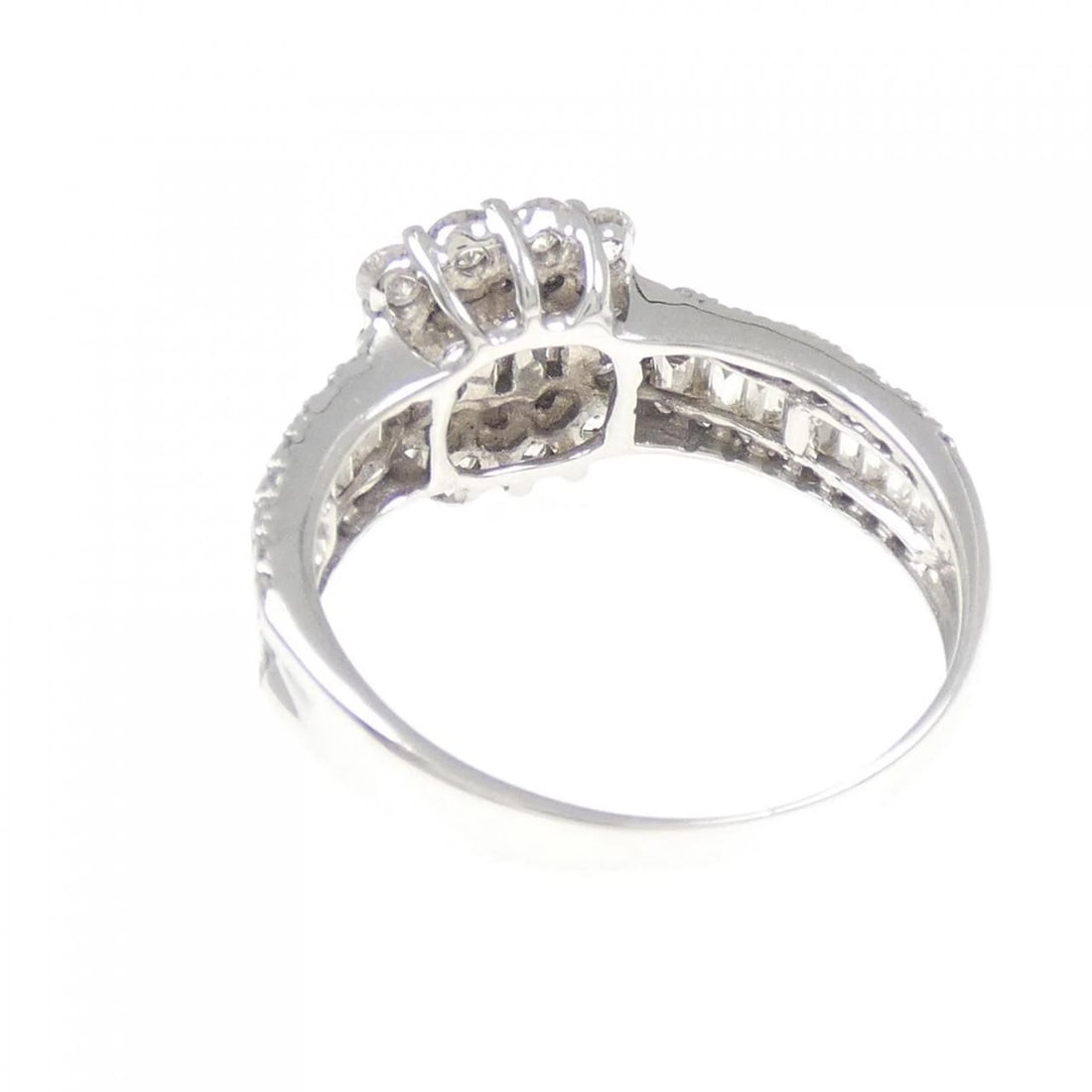 K18WG DIAMOND RING - 3