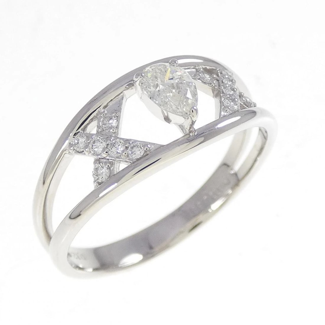 PT900 DIAMOND RING: PT900 Diamond Ring Brand: Unbranded Type: Diamond Ring Material: Platinum900, Main Stone/Creation Natural Color: Platinum Size: US 8 3/4 Accessories: None Accessories Notice: When purchasing