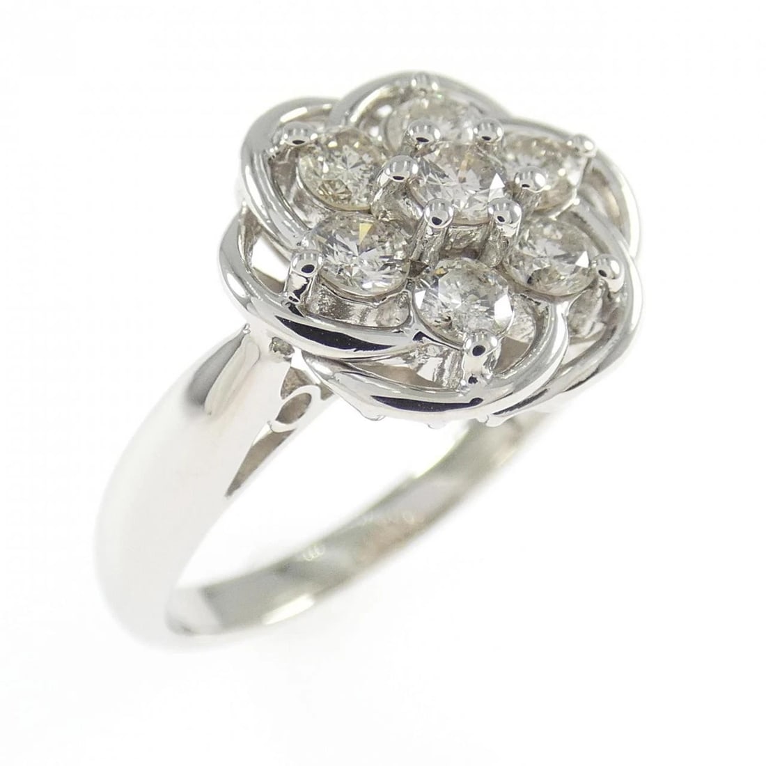 PT950 DIAMOND RING: PT950 Diamond Ring Brand: Unbranded Type: Diamond Ring Material: Platinum900, Main Stone/Creation Natural Color: Platinum Size: US 6 Accessories: None Accessories Notice: When purchasing pre-owned