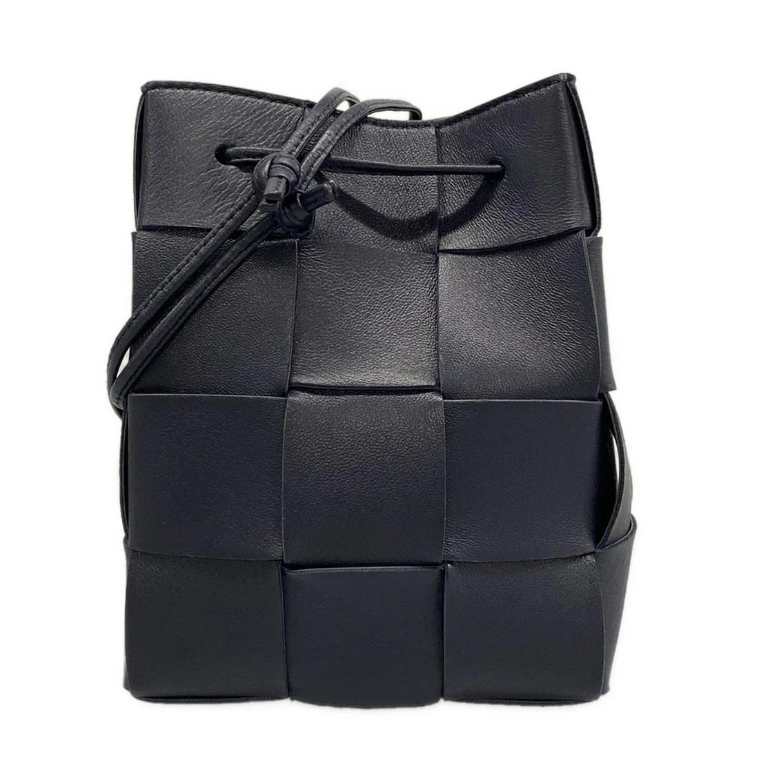 BOTTEGA VENETA CASSETTE CROSSBODY BUCKET BAG: BOTTEGA VENETA Cassette Crossbody Bucket Bag Brand: BOTTEGA VENETA Type: Shoulder Bag Material: Exterior Material Leather Color: Exterior Color Navy Size: Height : 6.89 inch (17.5 cm) Width : 5.12 inc