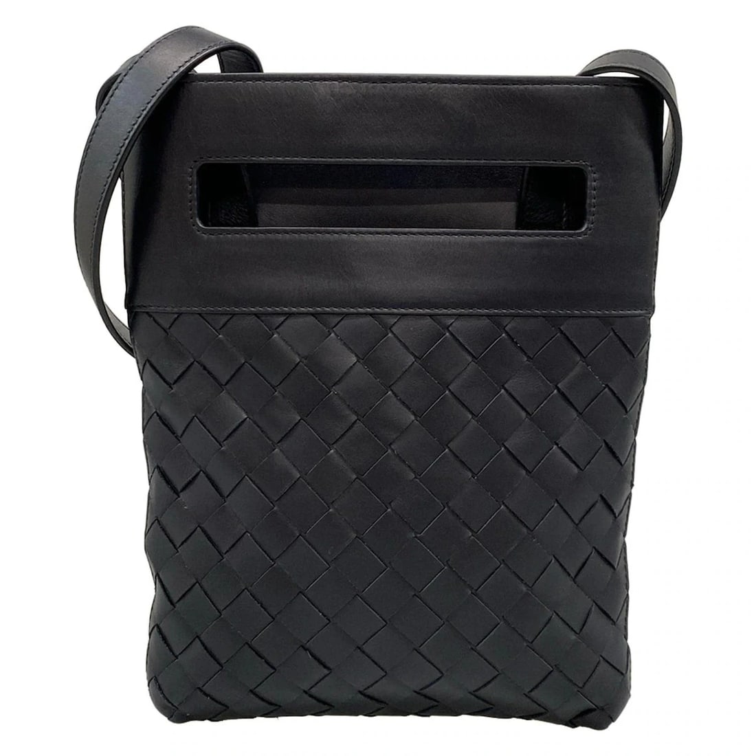 BOTTEGA VENETA INTRECCIATO 2WAY SHOULDER BAG: BOTTEGA VENETA Intrecciato 2WAY Shoulder Bag Brand: BOTTEGA VENETA Type: Shoulder Bag Material: Exterior Material Leather Color: Exterior Color Black Size: Height : 10.63 inch (27 cm) Width : 7.68 (19
