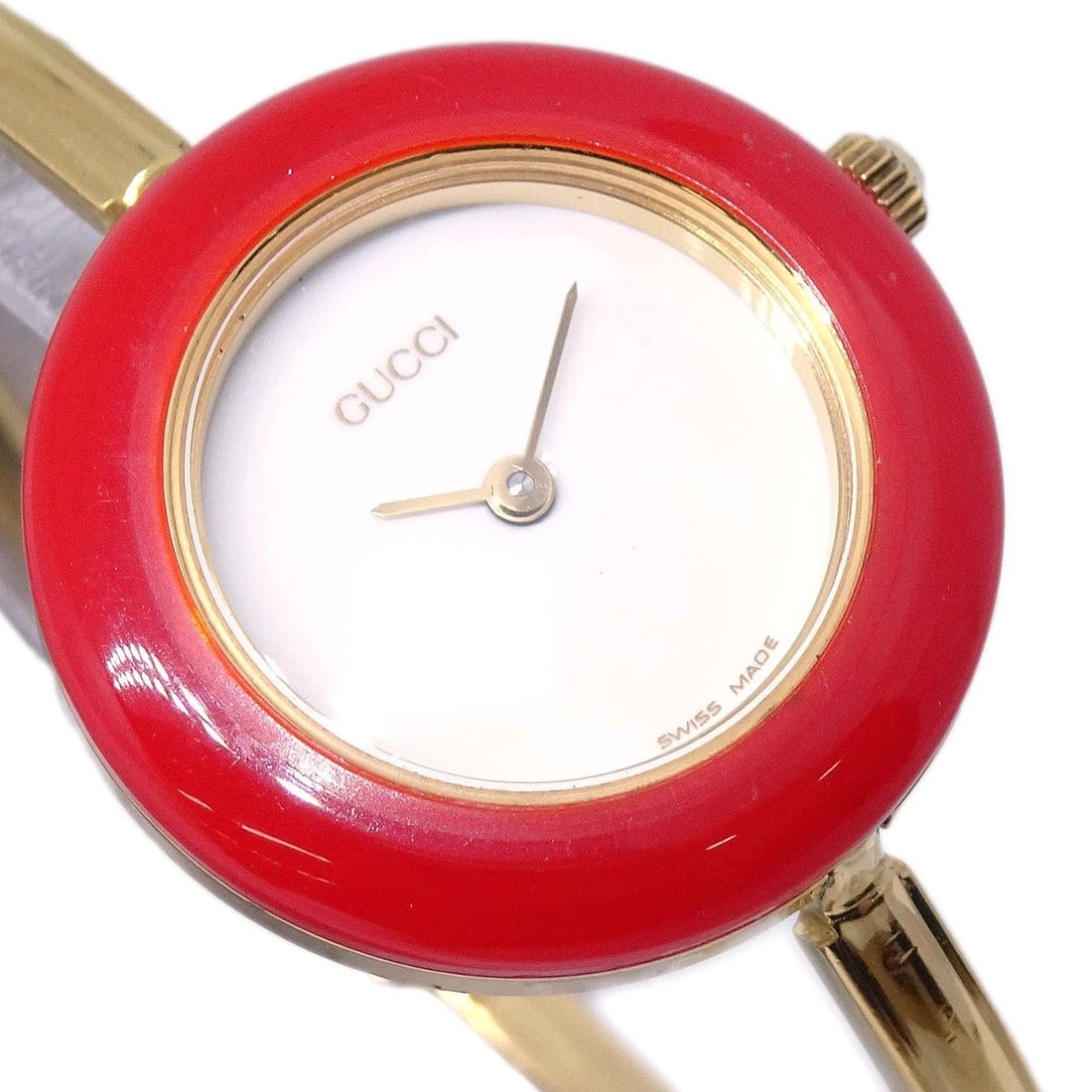 GUCCI CHAMELEON QUARTZ WATCH SS WATCH: Gucci Chameleon Quartz Watch SS Watch Brand: Gucci Type: Wristwatch Material: Case Material Stainless Steel, Band Material Stainless Steel Color: Case Color Gold, Dial Color White, Band color Gold Siz