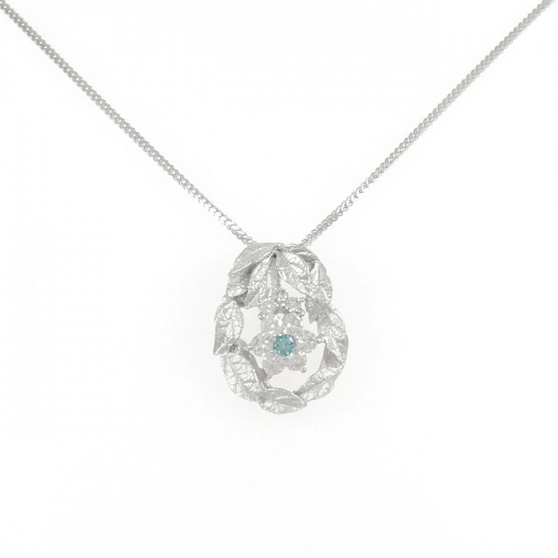 K18WG FLOWER DIAMOND NECKLACE: K18WG Flower Diamond Necklace Brand: Unbranded Type: Diamond Necklace Material: 18k White Gold, Main Stone/Creation Natural Color: White Gold Size: Actual Size Pendant length approx. x width approx.: