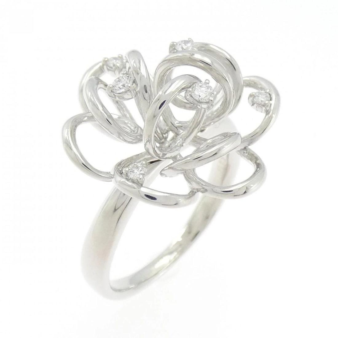 K18WG FLOWER DIAMOND RING: K18WG Flower Diamond Ring Brand: Unbranded Type: Diamond Ring Material: 18k White Gold, Main Stone/Creation Natural Color: White Gold Size: US 7 1/2 Accessories: None Accessories Notice: When