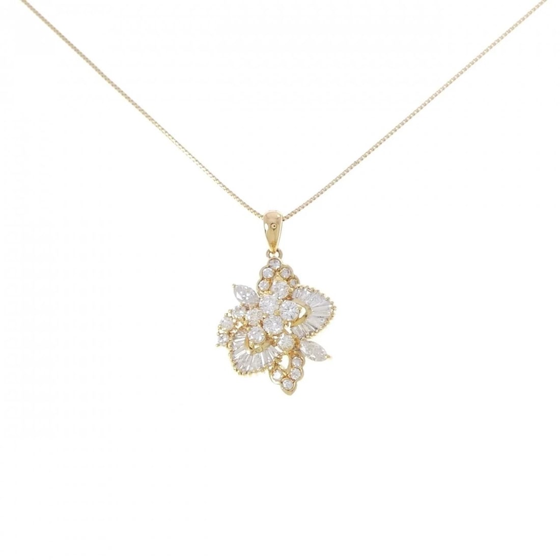 K18YG/K18WG DIAMOND NECKLACE: K18YG/K18WG Diamond Necklace Brand: Unbranded Type: Diamond Necklace Material: 18K Yellow Gold18k White Gold, Main Stone/Creation Natural Color: Yellow Gold White Gold Size: Actual Size Pendant