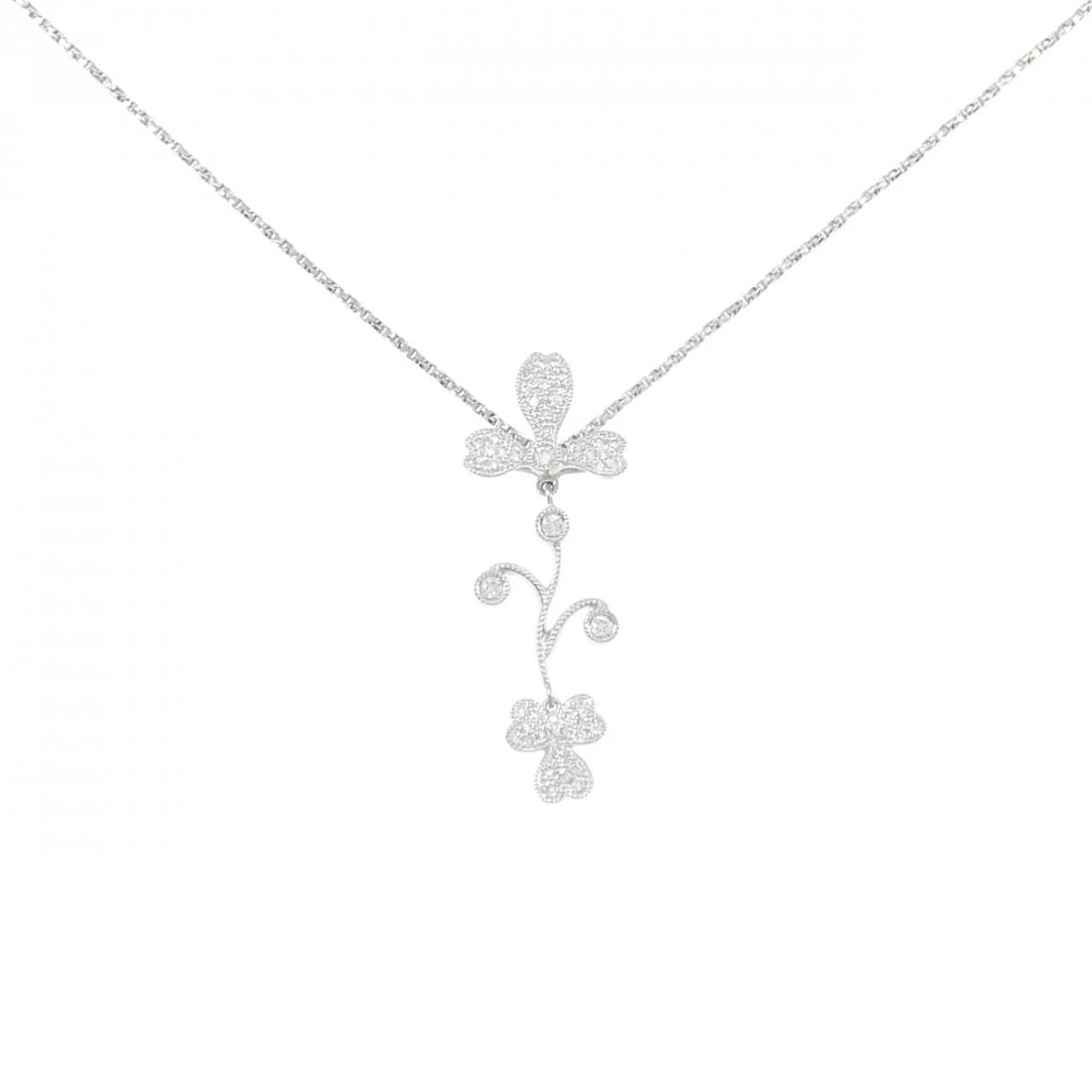 PT900/PT850 DIAMOND NECKLACE: PT900/PT850 Diamond Necklace Brand: Unbranded Type: Diamond Necklace Material: PT900/PT850, Main Stone/Creation Natural Color: Platinum Size: Actual Size Pendant length approx. x width approx.:
