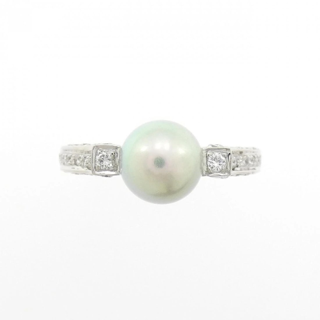 PT900 AKOYA PEARL RING: PT900 Akoya Pearl Ring Brand: Unbranded Type: akoya pearl ring Material: Platinum900, Main Stone/Creation Akoya PearlSecondary Stone Diamond Color: Silver Size: US 5 3/4 Accessories: None