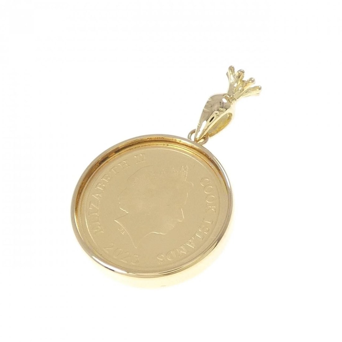 K18YG DIAMOND COIN PENDANT: K18YG Diamond Coin Pendant Brand: Unbranded Type: Diamond Coin Material: 18K yellow gold (frame only), Main Stone/Creation Natural Color: Yellow Gold Size: Actual Size Approx. length x width: 28.2mm