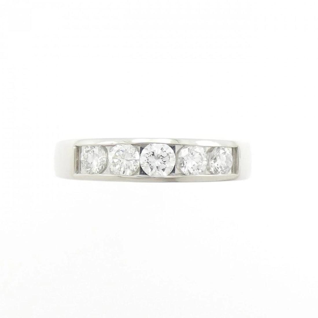 PT900 DIAMOND RING: PT900 Diamond Ring Brand: Unbranded Type: Diamond Ring Material: Platinum900, Main Stone/Creation Natural Color: Silver Size: US 6 1/2 Accessories: None Accessories Notice: When purchasing pre-owned