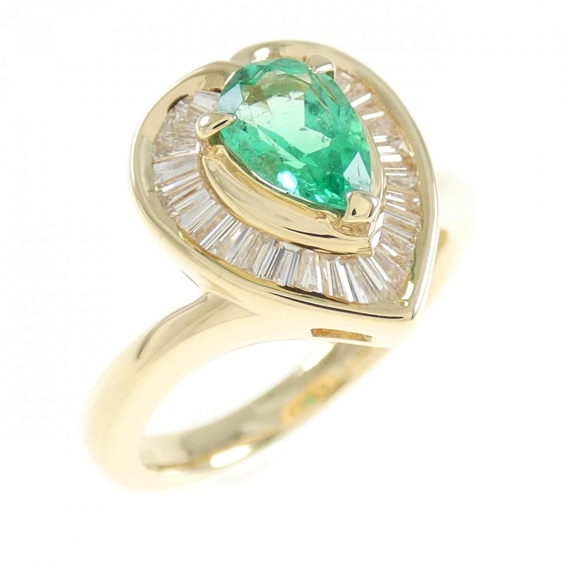18K YELLOW GOLD EMERALD RING: 18K Yellow Gold Emerald Ring Brand: Unbranded Type: Emerald ring Material: K18 yellow gold, Main Stone/Creation Emerland Secondary Stone Diamond Color: Yellow Gold Size: US 5 3/4 Accessories: None