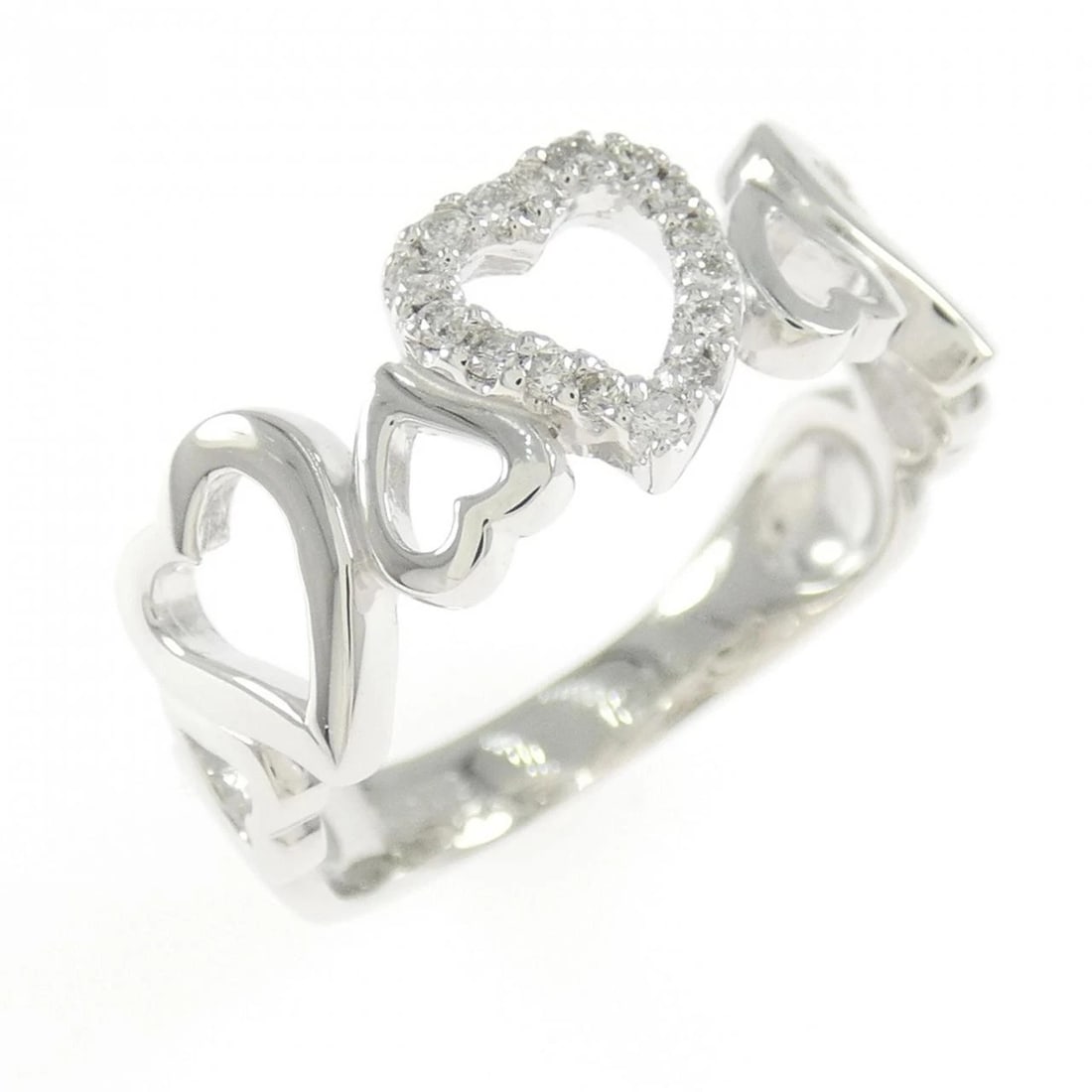 K18WG HEART DIAMOND RING: K18WG Heart Diamond Ring Brand: Unbranded Type: Diamond ring Material: K18 white gold, Main Stone/Creation Natural Color: White gold Size: US 9 Accessories: None Accessories Notice: When purchasing