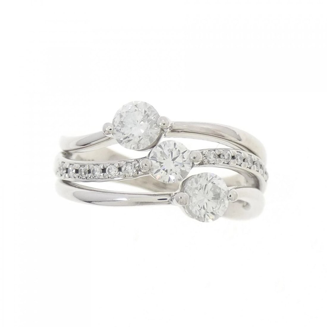 PT DIAMOND RING: PT Diamond Ring Brand: Unbranded Type: Diamond ring Material: Platinum, Main Stone/Creation Natural Color: Silver Size: US 5 3/4 Accessories: None Accessories Notice: When purchasing pre-owned goods,