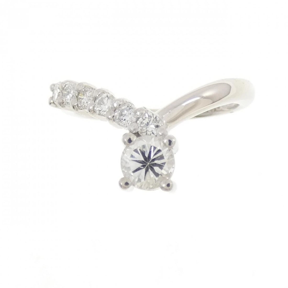 PT900 DIAMOND RING: PT900 Diamond Ring Brand: Unbranded Type: Diamond Ring Material: PT900, Main Stone/Creation Natural Color: Silver Size: US 5 1/2 Accessories: None Accessories Notice: When purchasing pre-o