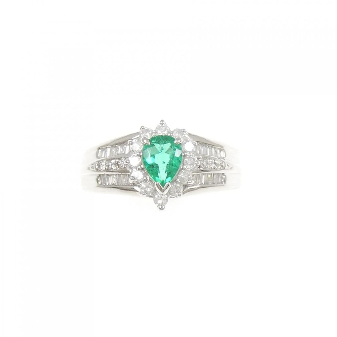 PT900 EMERALD RING: PT900 Emerald Ring Brand: Unbranded Type: Emerald Ring Material: PT900, Main Stone/Creation Emerland Secondary Stone Diamond Color: Silver Size: US 6 1/4 Accessories: None Accessories Notice: When