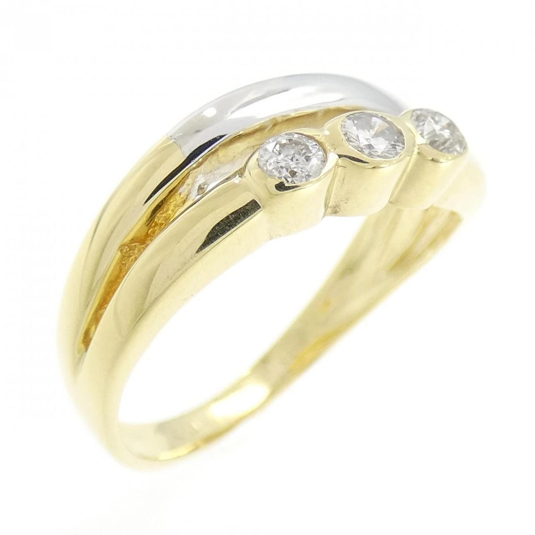 K18YG/K18WG THREE STONE DIAMOND RING: K18YG/K18WG Three Stone Diamond Ring Brand: Unbranded Type: Diamond ring Material: K18YG/K18WG, Main Stone/Creation Natural Color: YG,WG Size: US 5 1/4 Accessories: None Accessories Notice: When