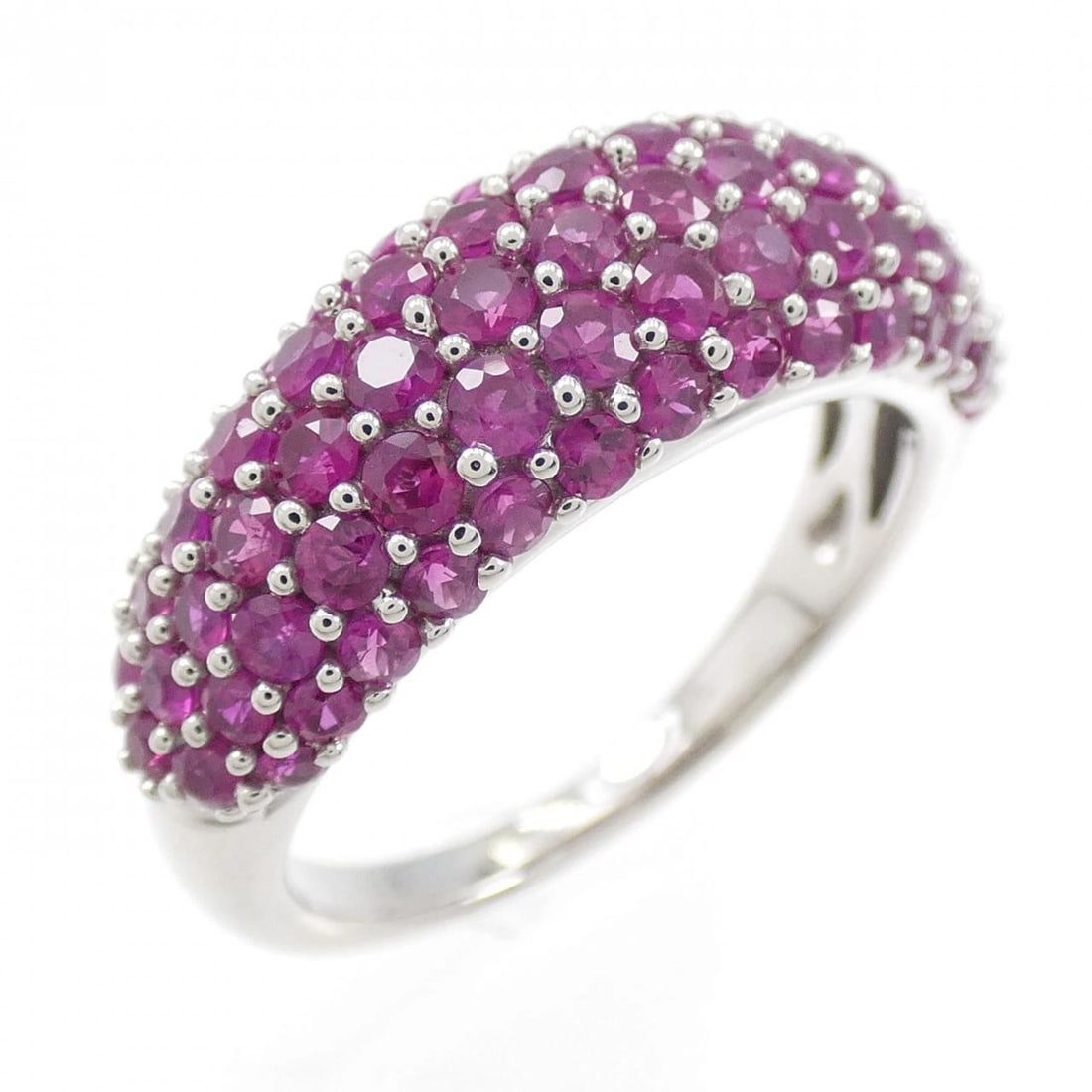 K18WG RUBY RING: K18WG Ruby Ring Brand: Unbranded Type: Ruby Ring Material: K18WG, Main Stone/Creation Ruby Color: White gold Size: US 6 1/4 Accessories: None Accessories Notice: When purchasing pre-owned goods,