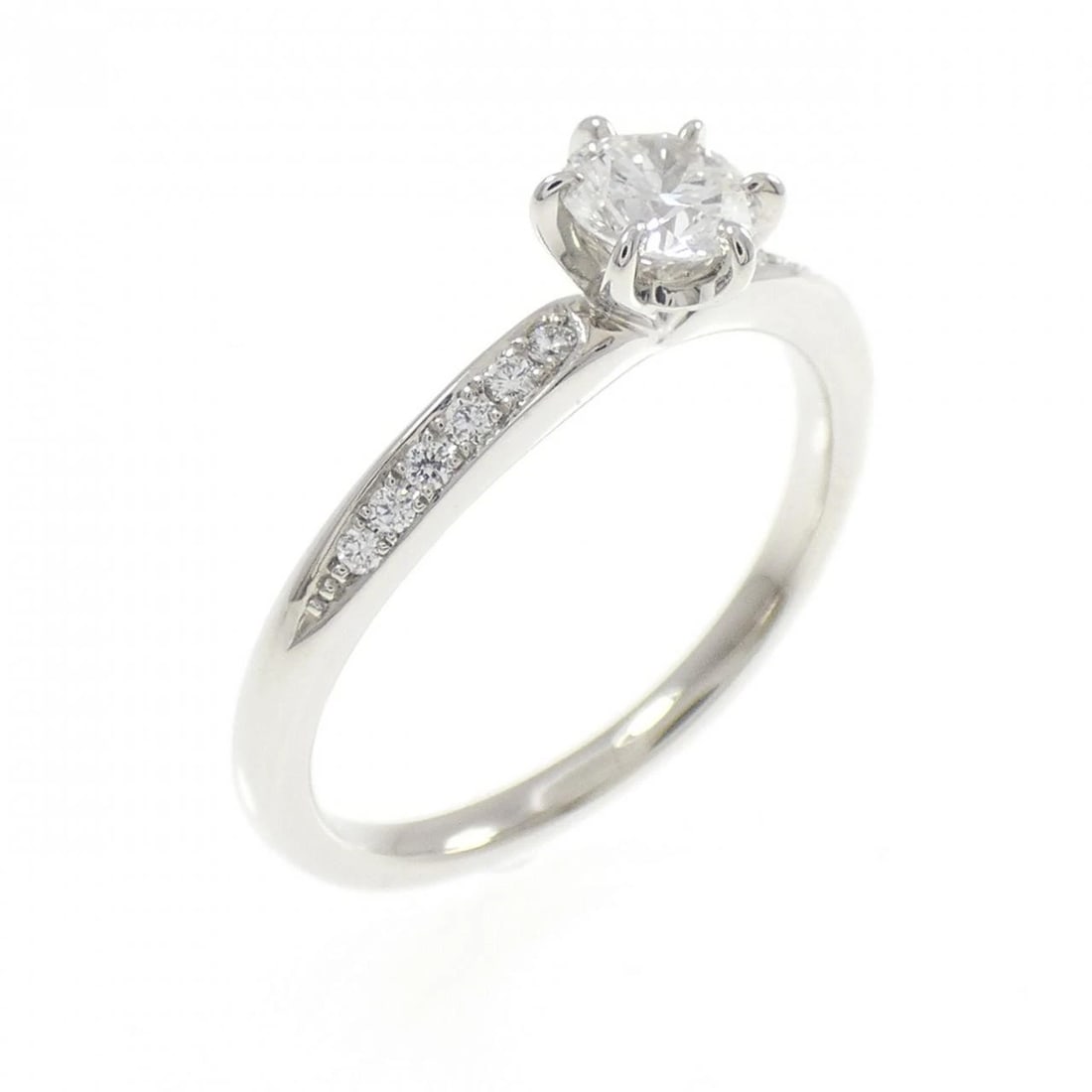 PT950 DIAMOND RING: PT950 Diamond Ring Brand: Unbranded Type: Ring Material: PT950, Main Stone/Creation Natural Color: Silver Size: US 5 1/4 Accessories: None Accessories Notice: When purchasing pre-owned goods, please