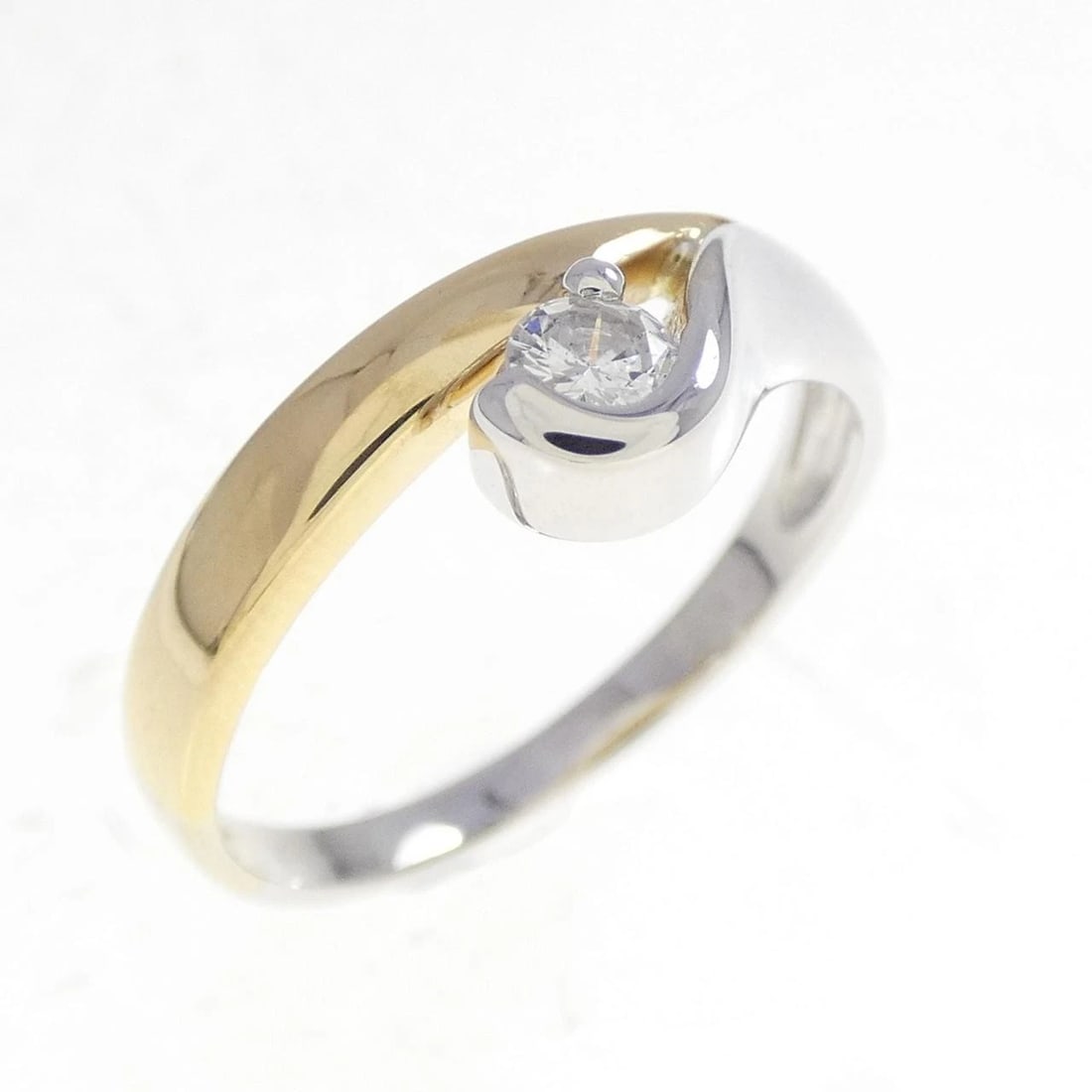 K18WG/K18YG DIAMOND RING: K18WG/K18YG Diamond Ring Brand: Unbranded Type: Diamond Ring Material: K18PG, Main Stone/Creation Natural Color: Pink gold Size: US 5 Accessories: None Accessories Notice: When purchasing pre-owned