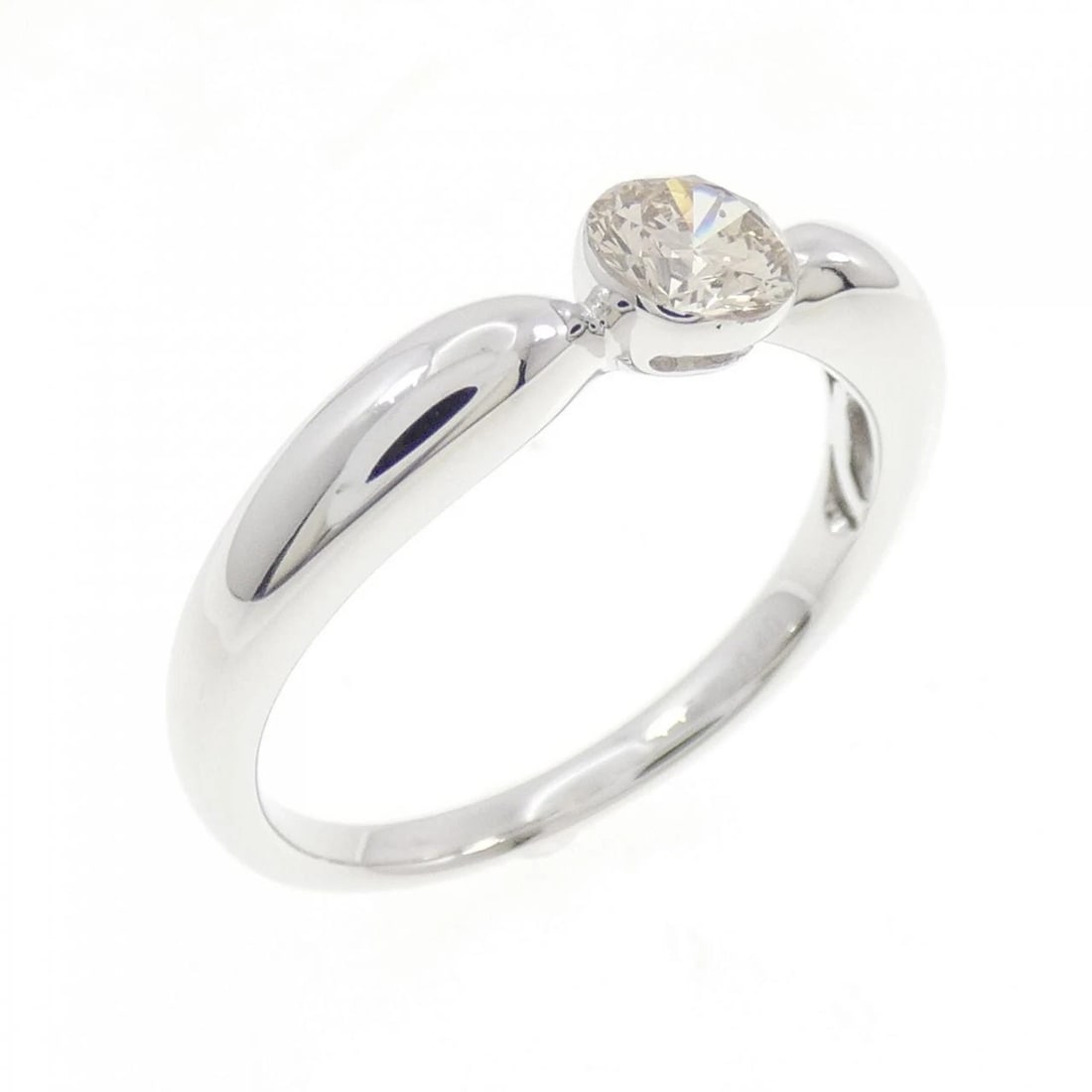 K18WG DIAMOND RING: K18WG Diamond Ring Brand: Unbranded Type: Diamond Ring Material: K18WG, Main Stone/Creation Natural Color: White Gold Size: US 7 Accessories: None Accessories Notice: When purchasing pre-owned goods,