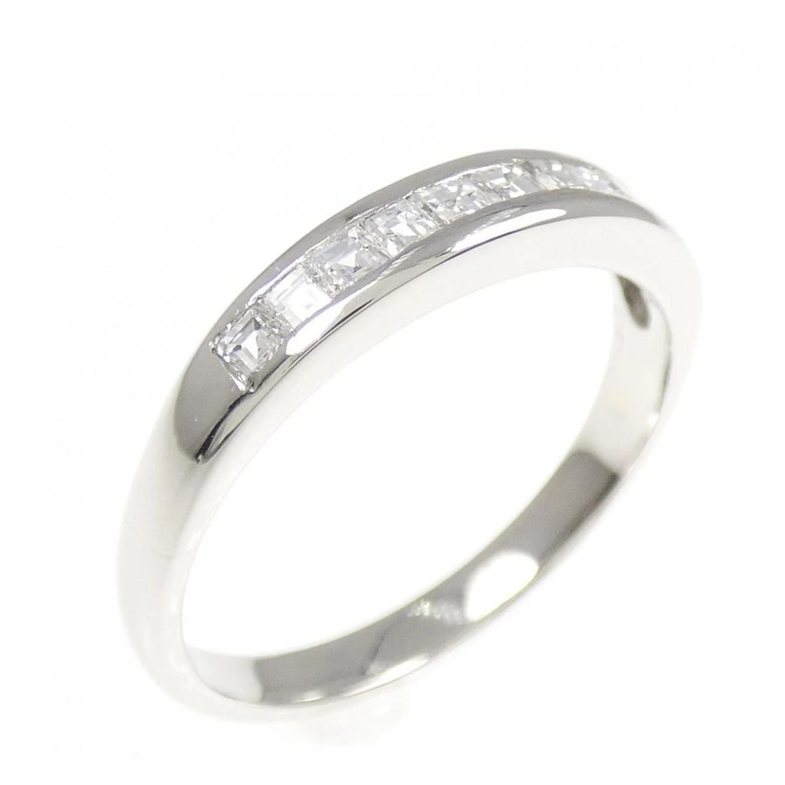 PT900 DIAMOND RING: PT900 Diamond Ring Brand: Unbranded Type: Diamond ring Material: PT900, Main Stone/Creation Natural Color: Silver Size: US 8.5 Accessories: None Accessories Notice: When purchasing pre-owned goods,