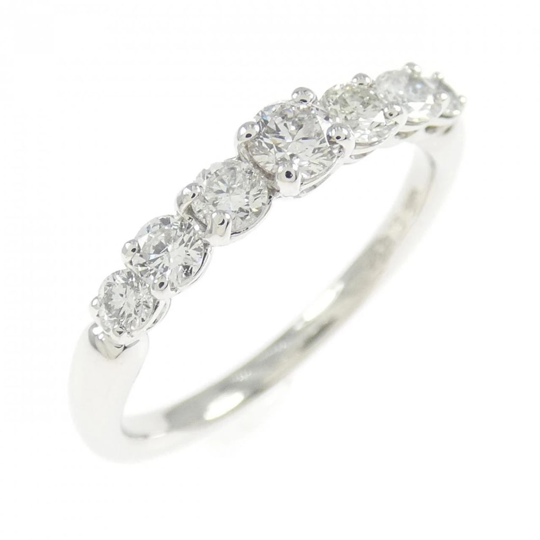 PT900 DIAMOND RING: PT900 Diamond Ring Brand: Unbranded Type: Diamond Ring Material: PT900, Main Stone/Creation Natural Color: Silver Size: US 6 1/4 Accessories: None Accessories Notice: When purchasing pre-owned goods,