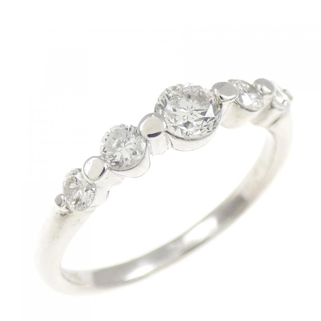 PT900 DIAMOND RING: PT900 Diamond Ring Brand: Unbranded Type: Diamond Ring Material: PT900, Main Stone/Creation Natural Color: Silver Size: US 5 1/4 Accessories: None Accessories Notice: When purchasing pre-owned goods,