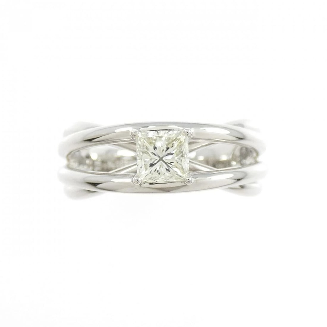 PT900 DIAMOND RING: PT900 Diamond Ring Brand: Unbranded Type: Diamond ring Material: PT900, Main Stone/Creation Natural Color: Silver Size: US 5 3/4 Accessories: None Accessories Notice: When purchasing pre-owned goods,