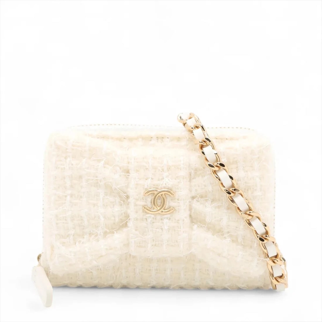 CHANEL MATELASSE TWEED CHAIN WALLET CARD CASE: Chanel Matelasse Tweed Chain Wallet Card Case Brand: Chanel Type: Shoulder bag Material: Tweed Color: White Size: Height:3.0inchLength:4.3inchDepth:1.0inch Accessories: None Accessories No
