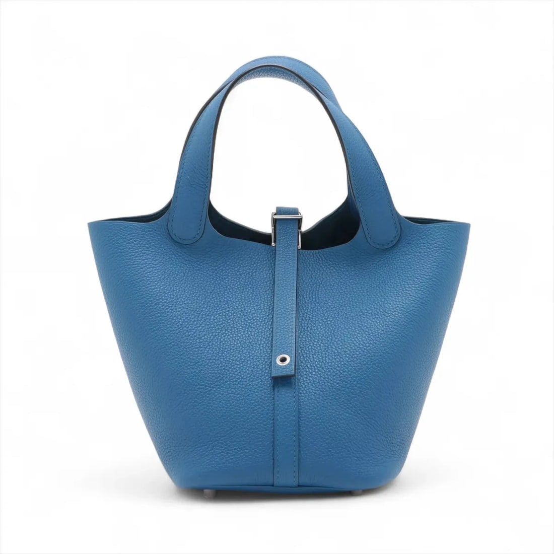 HERMES PICOTIN LOCK 18 PM TAURILLION MAURICE BLUE: Hermes Picotin Lock 18 PM Taurillion Maurice Blue Brand: Hermès Type: Hand bag Material: Taurillion Maurice Color: Blue Zellige Size: Height:7.5inch Length:7.3inch Depth:5.3inch Handle height:5.7inch