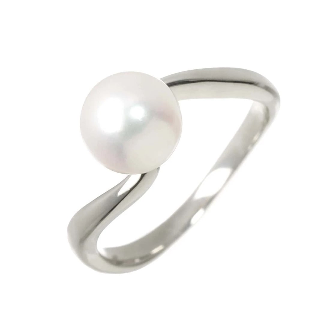 TASAKI AKOYA PEARL RING: TASAKI Akoya Pearl Ring Brand: TASAKI Type: Ring Material: Platinum, Main Stone/Creation Akoya Pearl Color: Platinum Size: 6-6.25 (US) Accessories: None Accessories Notice: When purchasing pre-owned
