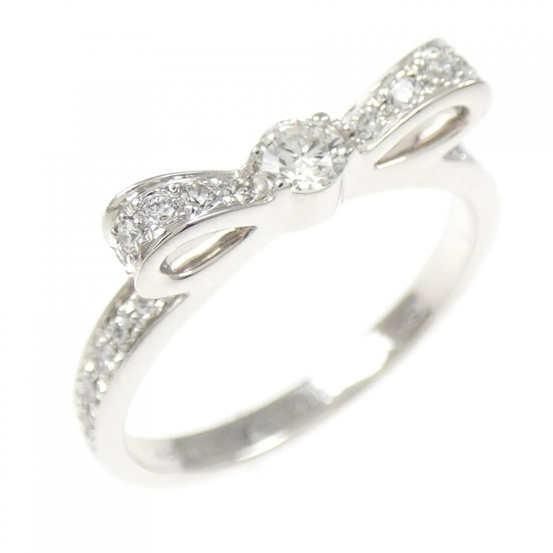 CHANEL 1932 RIBBON RING: Chanel 1932 Ribbon Ring Brand: CHANEL Type: Chanel Ring Material: 750 white gold, Color: White Gold Size: US5 1/4(50) Accessories: None Accessories Notice: When purchasing pre-owned goods, please