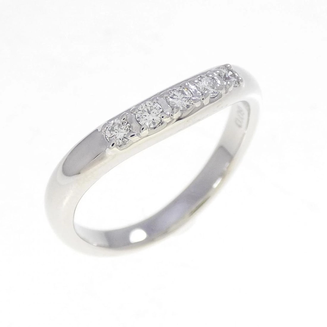 TASAKI DIAMOND RING: Tasaki Diamond Ring Brand: TASAKI Type: Tasaki Ring Material: Platinum1000, Color: Platinum Size: US5 1/4 Accessories: None Accessories Notice: When purchasing pre-owned goods, please refer to the