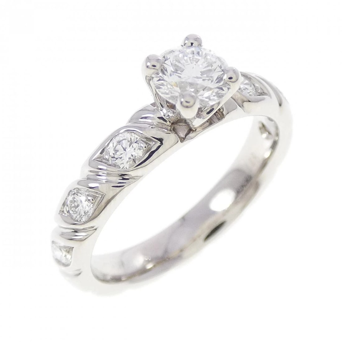 CHAUMET TORSADE MULTISTONE RING: Chaumet Torsade Multistone Ring Brand: Chaumet Type: Chaumet Ring Material: Platinum950, Color: Platinum Size: US4 1/2 Accessories: None Accessories Notice: When purchasing pre-owned goods, please