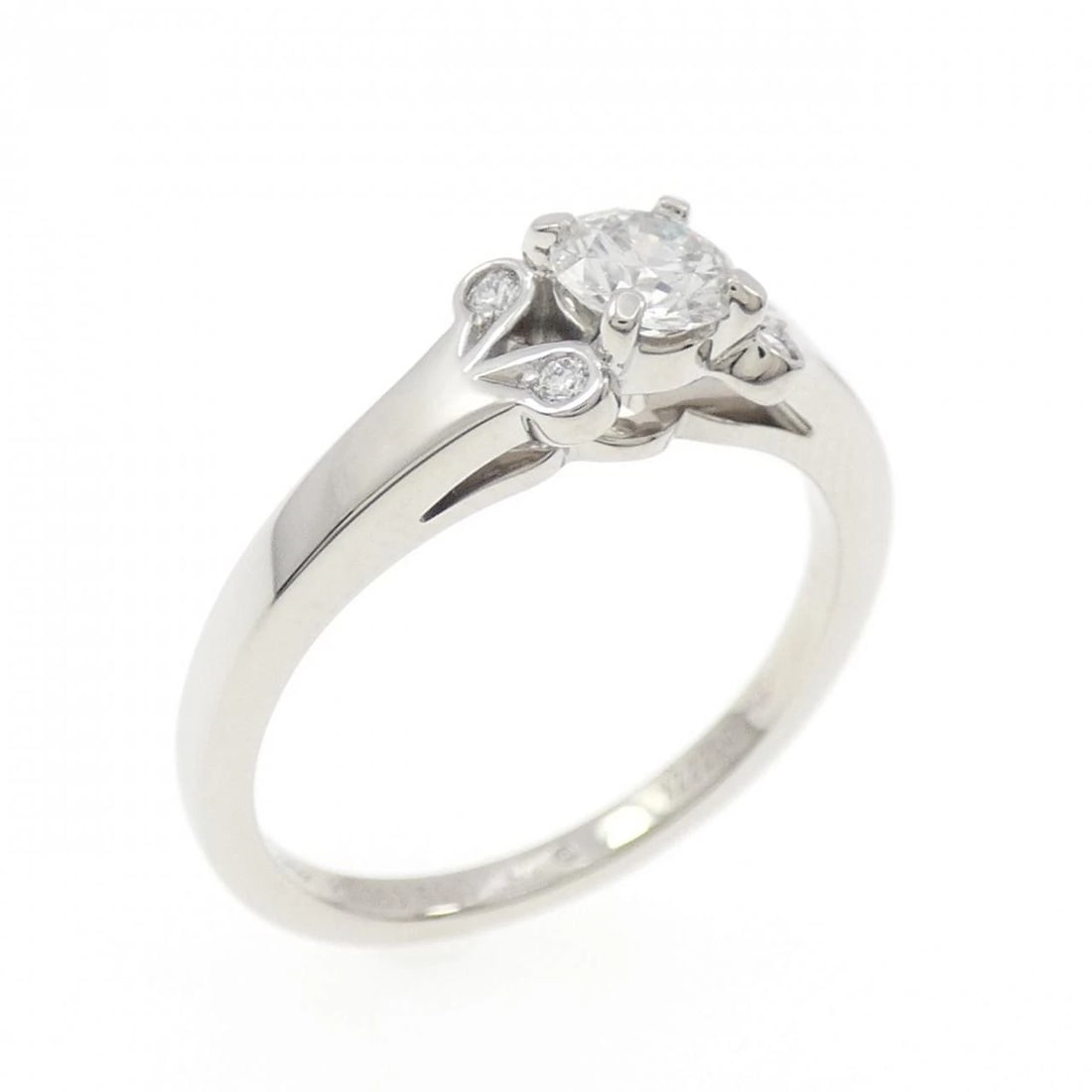 CARTIER BALLERINA RING: Cartier Ballerina Ring Brand: CARTIER Type: Cartier Ring Material: Platinum950, Color: Platinum Size: US5 3/4 Accessories: None Accessories Notice: When purchasing pre-owned goods, please refer to
