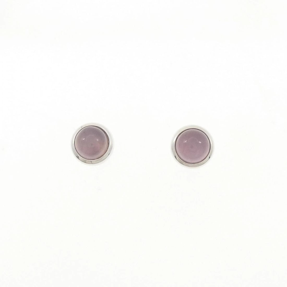 TIFFANY & CO. CABOCHON BY THE YARD PIERCE: TIFFANY & Co. Cabochon by the Yard Pierce Brand: TIFFANY&Co. Type: TIFFANY&Co. Pierce/Earring Material: 925Silver, Main Stone/Creation Rainbow Moonstone Color: Silver Size: Actual Size