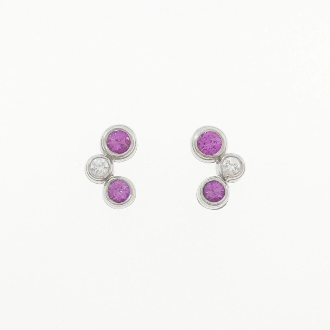 TIFFANY&CO. BUBBLE PIERCE: TIFFANY&Co. Bubble Pierce Brand: TIFFANY&Co. Type: TIFFANY&Co. Pierce/Earring Material: Platinum950, Main Stone/Creation Sapphire Color: Platinum Size: Actual Size Approximate dimensions (height x